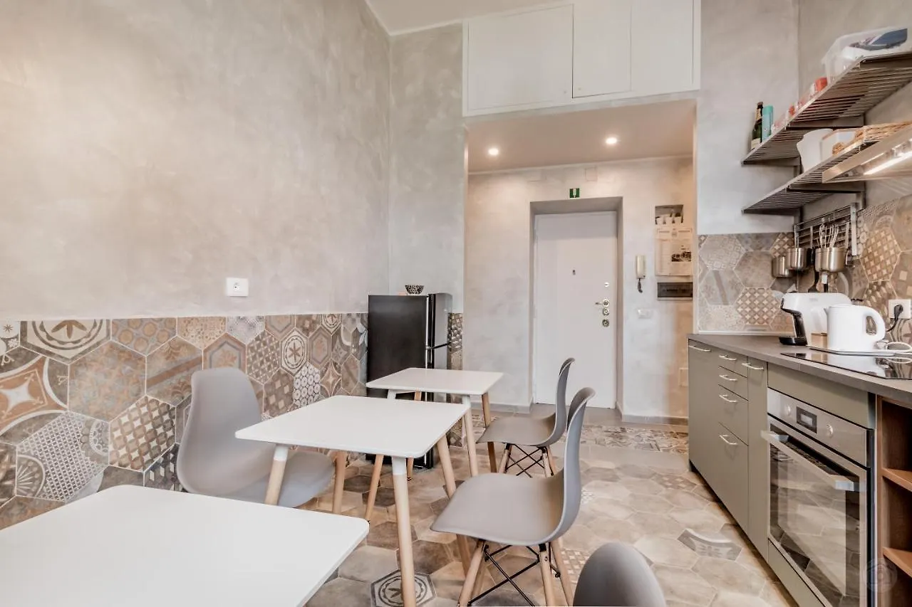 Pensjonat Hotel Roma House Piramide Włochy